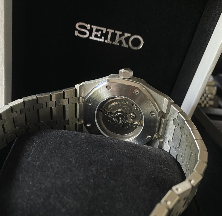 Personnalisation exceptionnelle : créez votre propre style avec nos montres SeikoMod, inspirées des icônes de l'horlogerie de luxe.